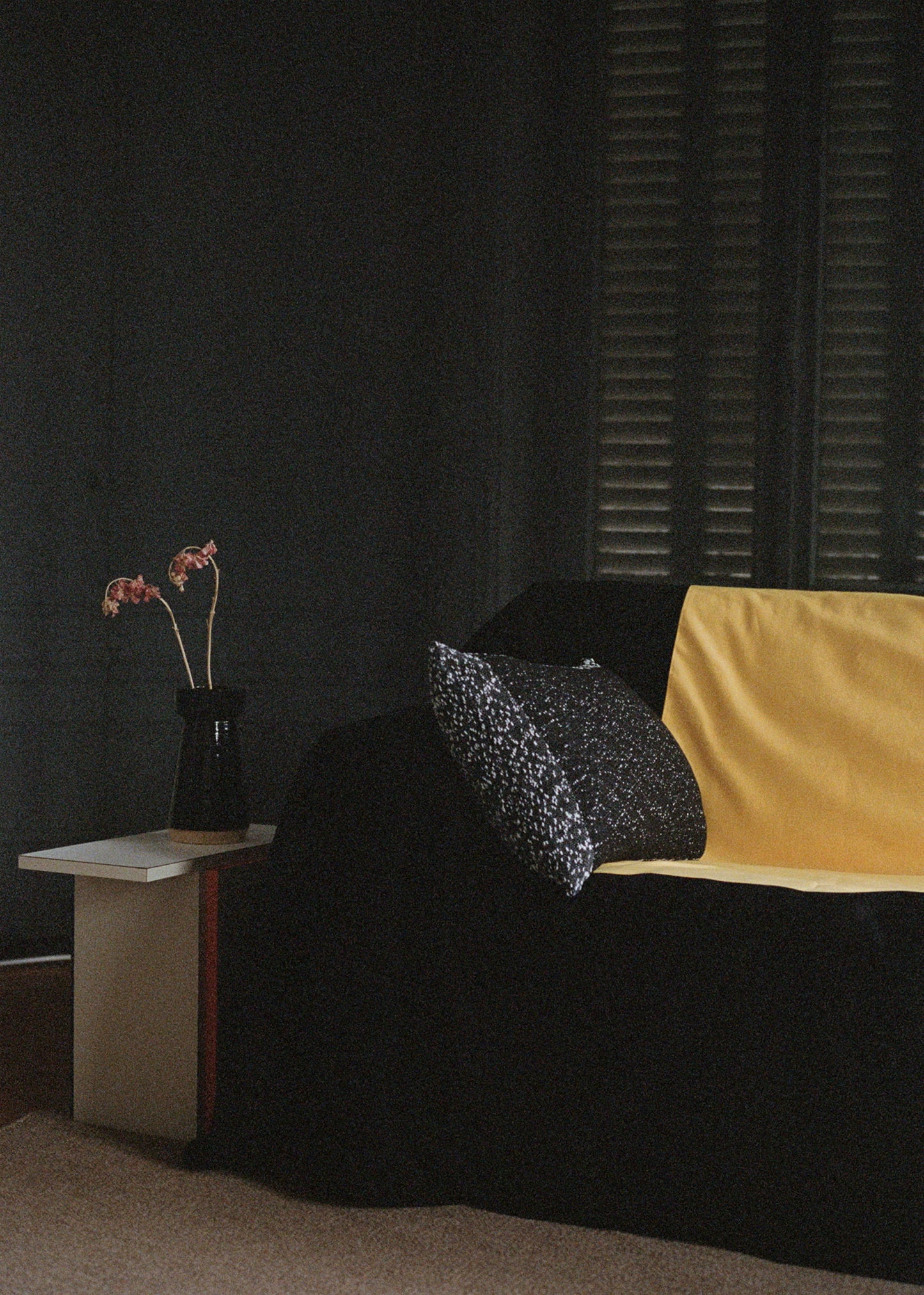 Teget x Unspsun – Static Noise Cushion – TV