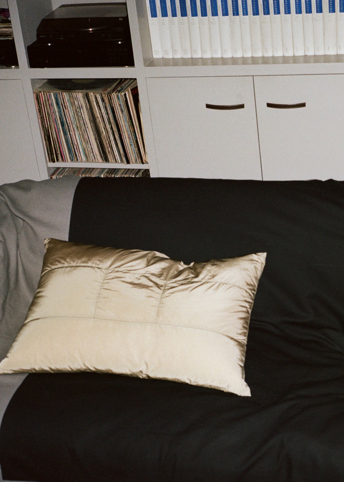 Cushion – Tiles